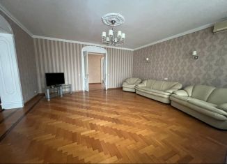Сдается трехкомнатная квартира, 168 м2, Новокузнецк, улица Тольятти, 80