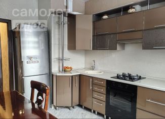 Продается двухкомнатная квартира, 63 м2, Хабаровский край, улица Парижской Коммуны, 26
