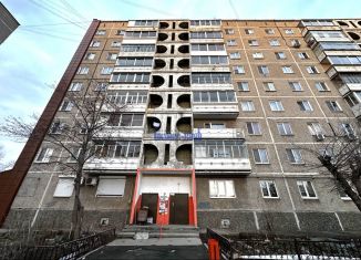 Продаю однокомнатную квартиру, 36 м2, Нижний Тагил, Уральский проспект, 32к2