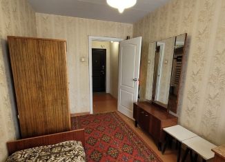 Продам трехкомнатную квартиру, 53.3 м2, Екатеринбург, улица Крауля, 10, метро Площадь 1905 года