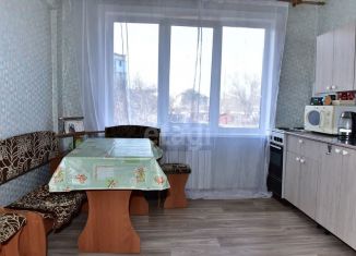 Продается двухкомнатная квартира, 54.1 м2, Бийск, улица Александра Пушкина, 196