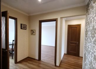 Продается двухкомнатная квартира, 54 м2, Невинномысск, улица Апанасенко, 90