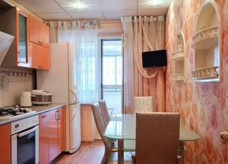 Продам 3-комнатную квартиру, 80 м2, Волгоград, Дзержинский район, проспект Маршала Жукова, 106