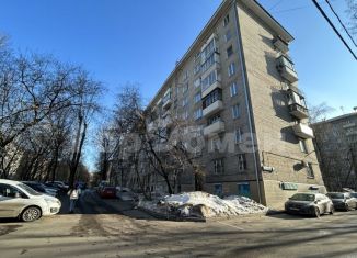 Трехкомнатная квартира на продажу, 71 м2, Москва, Университетский проспект, 23к3, район Раменки
