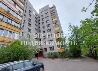 Продажа 4-комнатной квартиры, 97.4 м2, Курская область, улица Димитрова, 40