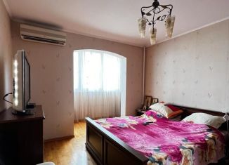 Продам 2-комнатную квартиру, 61 м2, Краснодар, улица Академика Лукьяненко, 105