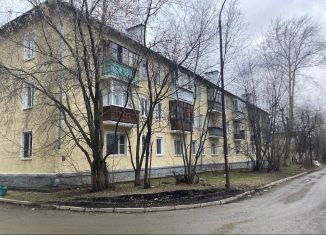 Продам двухкомнатную квартиру, 42.2 м2, Свердловская область, Кировградская улица, 53А