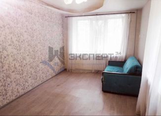 Продаю 1-ком. квартиру, 32.3 м2, Волгоград, Лазоревая улица, 203