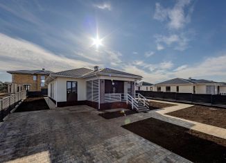 Продается дом, 150 м2, село Белоглинка, Изумрудная улица