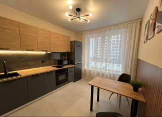 1-ком. квартира в аренду, 40 м2, Тюмень, Полевая улица, 117к3, ЖК Озёрный Парк