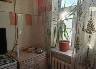 Продам 2-ком. квартиру, 38 м2, Калуга, улица Радищева, 5