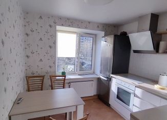 Сдача в аренду трехкомнатной квартиры, 65 м2, Санкт-Петербург, улица Чекистов, муниципальный округ Урицк