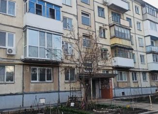 Продается 3-ком. квартира, 57 м2, Саратов, улица имени С.Ф. Тархова, 10