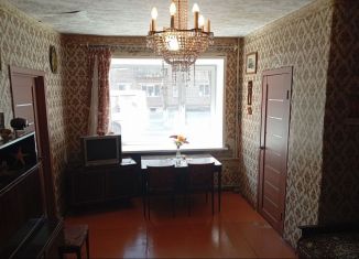 Продаю 2-ком. квартиру, 45 м2, Новомосковск, Берёзовая улица, 8