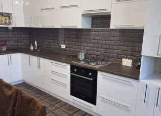 Продам 3-комнатную квартиру, 82 м2, Лиски, улица Титова, 21