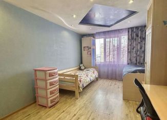 Продам 2-ком. квартиру, 55.6 м2, Мурманская область, улица Капитана Маклакова, 41