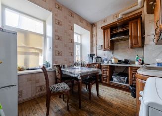 Продажа 2-комнатной квартиры, 69 м2, Санкт-Петербург, Апраксин переулок, 17, метро Сенная площадь