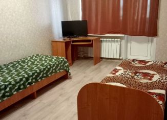 Сдаю в аренду 2-ком. квартиру, 60 м2, Астраханская область, улица Щербакова, 8