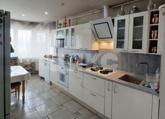 Продам 3-ком. квартиру, 104.9 м2, Горячий Ключ, Объездная улица, 2А