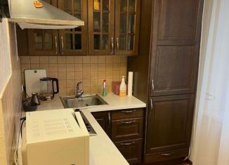 Сдается 2-ком. квартира, 50 м2, Москва, улица 26 Бакинских Комиссаров, 7к6, район Тропарёво-Никулино