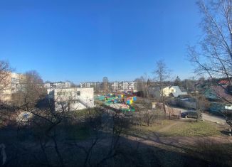 Продаю двухкомнатную квартиру, 44 м2, Ломоносов, улица Жоры Антоненко, 12