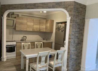 Сдам 3-комнатную квартиру, 86 м2, Майкоп, улица 3-го Интернационала, 165