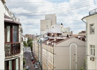 Продам 2-комнатную квартиру, 99 м2, Москва, Кривоарбатский переулок, 16/22, Кривоарбатский переулок