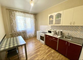 Сдается двухкомнатная квартира, 80 м2, Чита, улица Токмакова, 36