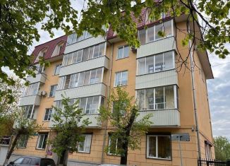 Сдается двухкомнатная квартира, 80 м2, Псковская область, Пионерская улица, 20