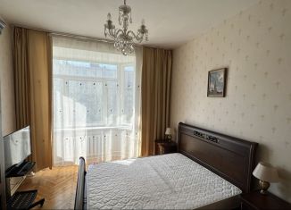 Сдам 2-ком. квартиру, 57 м2, Санкт-Петербург, улица Типанова, 19