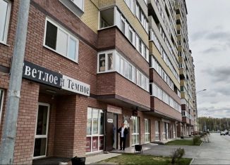 Сдам в аренду торговую площадь, 30 м2, Тобольск, 15-й микрорайон, 37