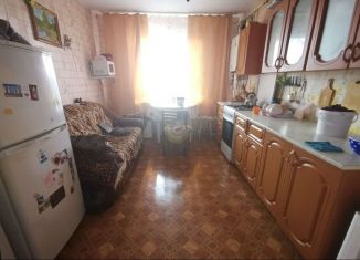 Продам 3-ком. квартиру, 60 м2, деревня Богатенкова, Школьная улица