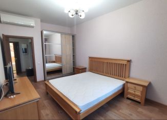 Сдаю 2-ком. квартиру, 68 м2, Воронеж, улица Пятницкого, 65А, Центральный район