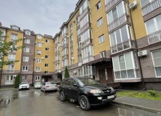 Продается 2-комнатная квартира, 67 м2, Владикавказ, улица Шамиля Джикаева, 5А, 18-й микрорайон