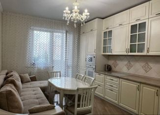 Продается двухкомнатная квартира, 72.5 м2, Краснодар, Казбекская улица, 17