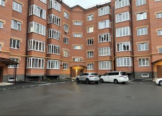 Сдается в аренду 2-ком. квартира, 76.5 м2, Владикавказ, улица Хадарцева, 39к2