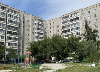 2-комнатная квартира на продажу, 48 м2, Екатеринбург, метро Ботаническая, Латвийская улица, 45