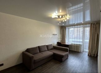 Продается двухкомнатная квартира, 42.7 м2, Новосибирск, метро Площадь Ленина, улица Семьи Шамшиных, 37А