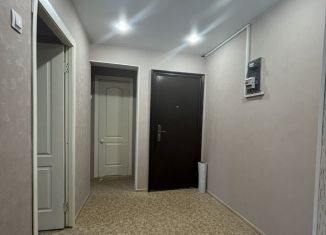 Продам 2-комнатную квартиру, 42 м2, Красноярск, улица 60 лет Октября, 53