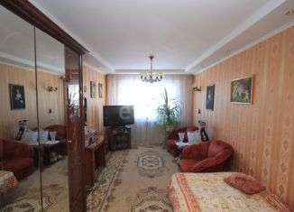Продаю 3-комнатную квартиру, 65 м2, Челябинск, улица Комарова, 133Б