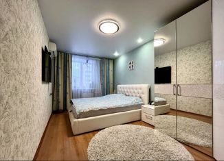 Продается 3-комнатная квартира, 77.7 м2, Екатеринбург, Родонитовая улица, 12, метро Чкаловская