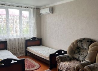 Сдается 1-комнатная квартира, 37 м2, Дагестан, улица Хизроева, 33
