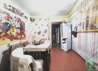 Продаю 3-комнатную квартиру, 43 м2, Новочеркасск, Платовский проспект, 36