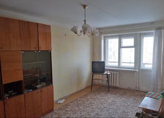 Продаю трехкомнатную квартиру, 60 м2, Челябинская область, проспект Карла Маркса, 111