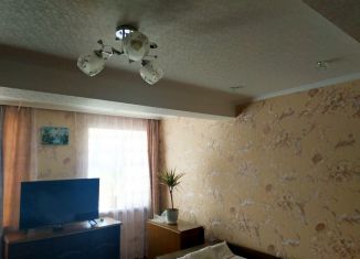 Продаю двухкомнатную квартиру, 42 м2, Новочеркасск, Александровская улица, 92