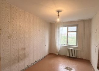 Продам 3-комнатную квартиру, 59 м2, Волгоградская область, проспект Дружбы, 33А