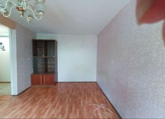 Продаю 4-комнатную квартиру, 44 м2, Магнитогорск, Индустриальная улица, 51