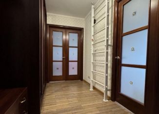 Аренда двухкомнатной квартиры, 42 м2, Москва, Пресненский переулок, 2, метро Улица 1905 года