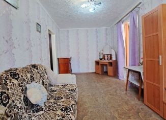 Продам 2-ком. квартиру, 43 м2, Астраханская область, улица Адмирала Нахимова, 40