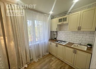 Продаю 2-комнатную квартиру, 45.2 м2, Астраханская область, Боевая улица, 74